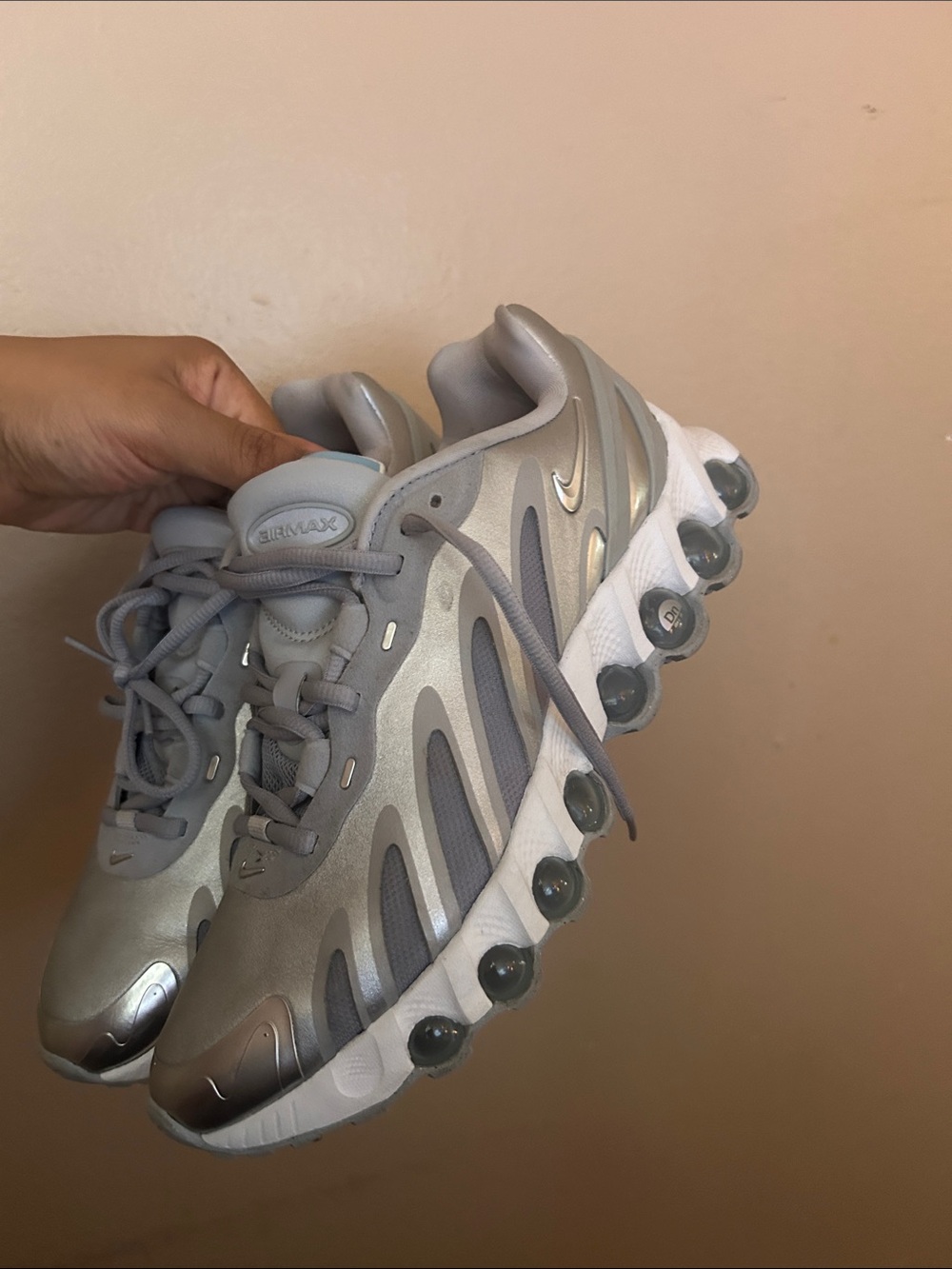 Nike Women’s Silver/Gray Lightweight Sneakers